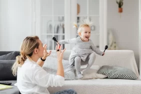 Çocukların mırıldanması ve konuşması ne anlama geliyor?