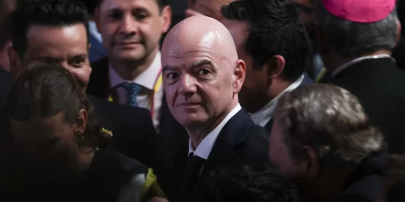 FIFA'da kriz büyüyor: İnfantino uyarıya rağmen toplantıyı bastı