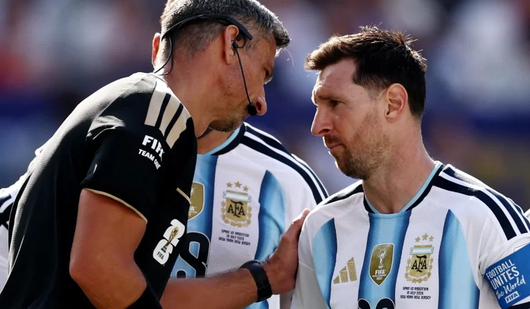Hakem kamerasından tarihi final: Vinčić'ten Messi'ye Paredes uyarısı