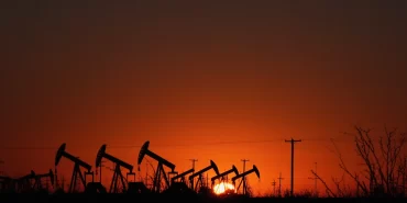 İran savaşı petrolü uçurdu: Yüksek tahvil getirileri altını baskılıyor