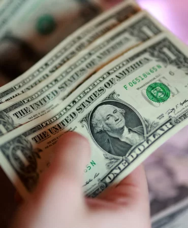 İran yaptırımı küresel piyasayı vurdu: Dolar ve kripto coştu