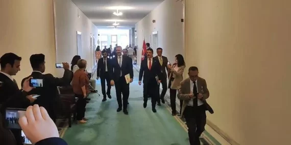 Meclis'te kritik temas: AK Parti'den Yeni Parti'ye yasa ziyareti!