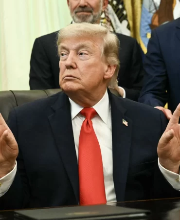 Trump baskı yaptı: Hukuk firmaları eğildi, medya direniyor