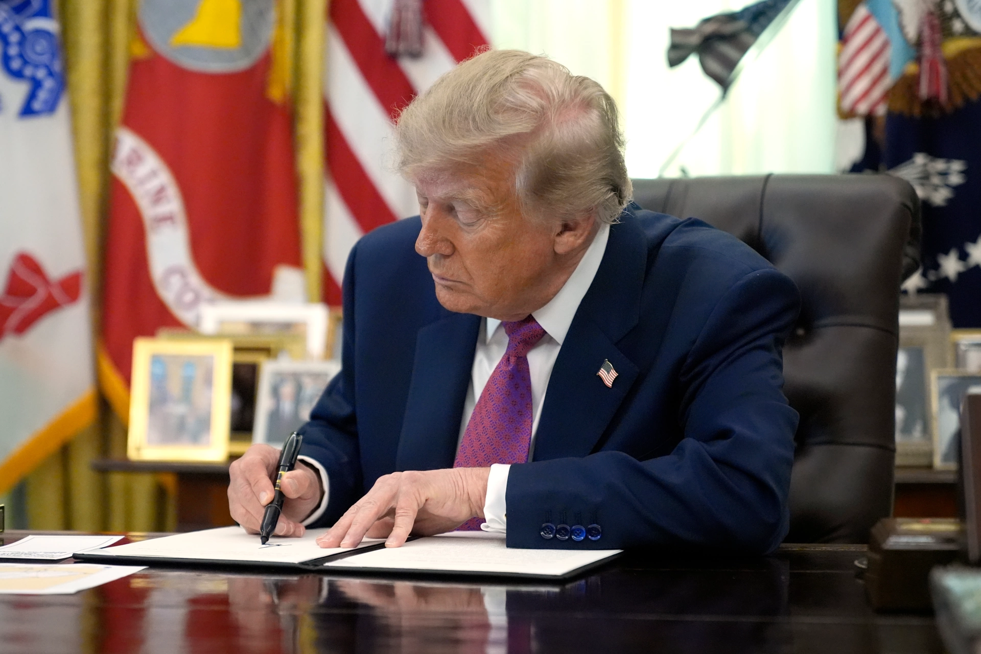 Trump'tan Kanada'ya yeni hamle: Ontario Gölü'nün adı değişti