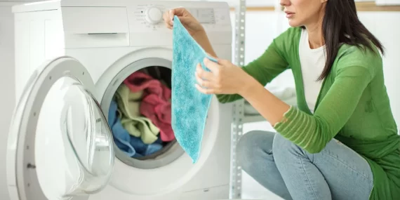 Yıkanan çamaşırlar neden hâlâ kötü kokar? 8 yaygın hata