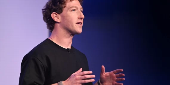 Zuckerberg'den yapay zeka manifestosu: Güç tek elde toplanmamalı
