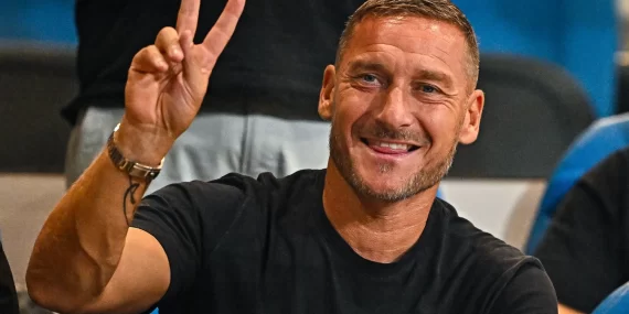 48 yaşında transfer teklifi aldı: Totti yeşil sahayı neden reddetti?