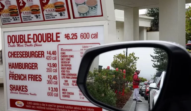 ABD'de arabaya servis yasağı: Alışkanlıklar değişiyor mu?