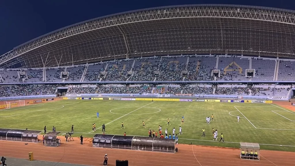 Afrika Kupası elemelerinde stadyum karardı, maç durdu