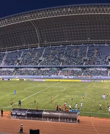 Afrika Kupası elemelerinde stadyum karardı, maç durdu