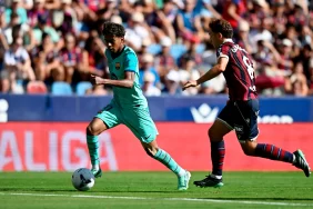Barcelona Levante'yi 4 golle geçti: Lamine Yamal tarihe geçti!