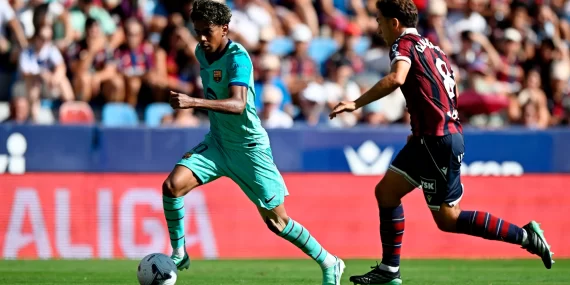 Barcelona Levante’yi 4 golle geçti: Lamine Yamal tarihe geçti!