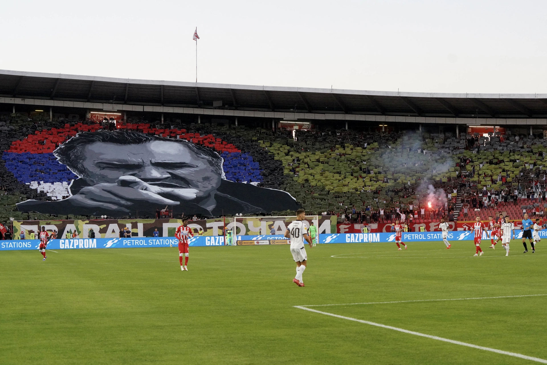 Belgrad derbisinde Mladic skandalı: Saraybosna ayakta!