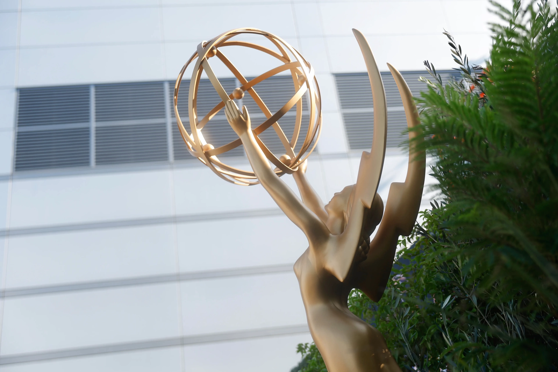 Emmy 2026: Televizyon sinema yıldızlarının yeni kalesi mi?