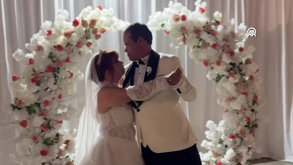 Engelleri sevgiyle aştı: Down sendromlu Betim dünyaevine girdi