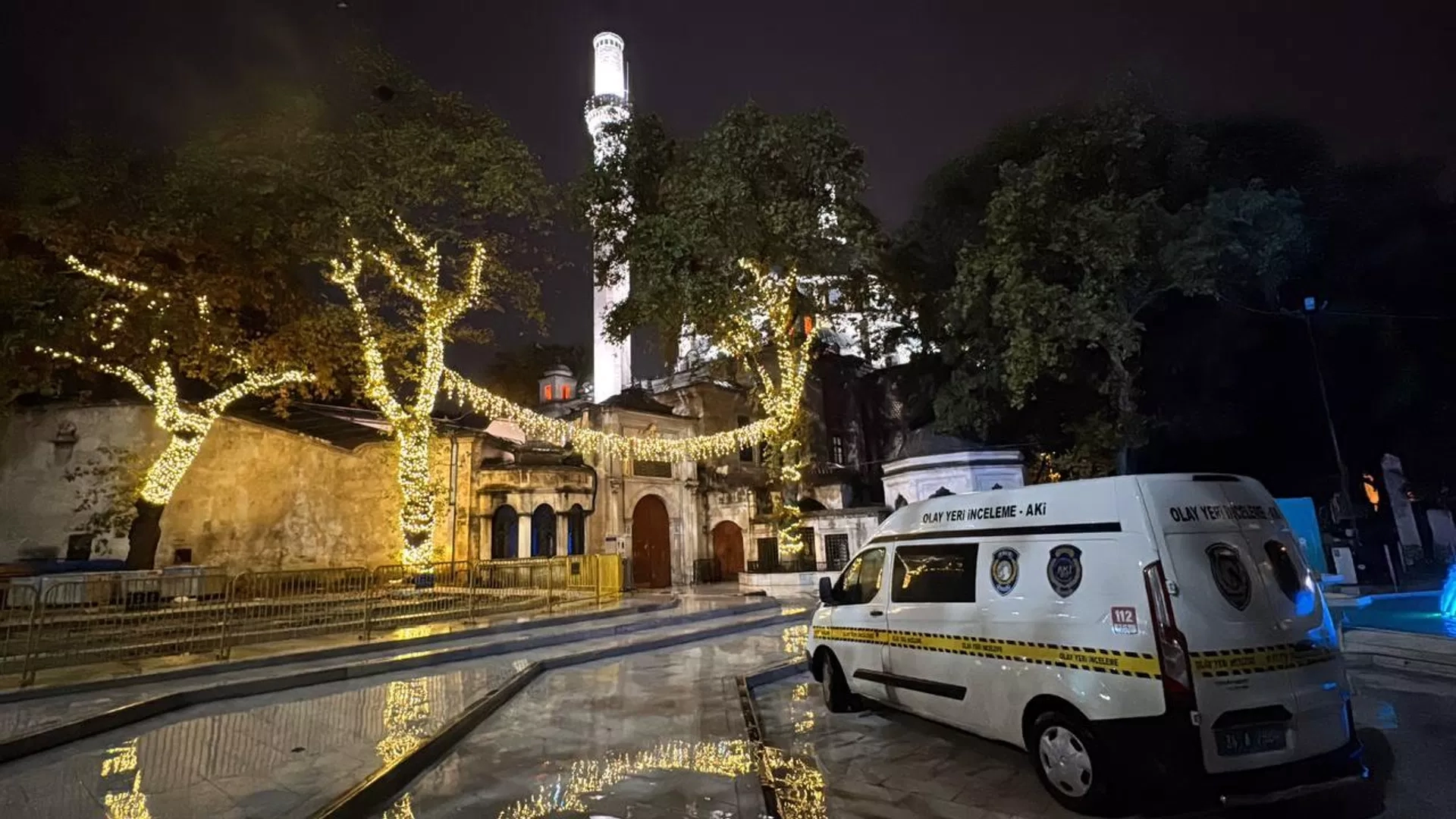 Eyüpsultan Camisi'nde panik: İbadet sırasında peş peşe silah sesleri
