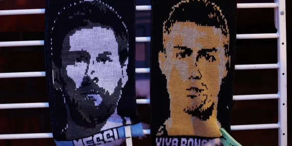 Futbol tarihinde bir ilk: Messi ve Ronaldo aynı takımda