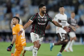 Hem kustu hem attı: 40 yaşındaki Hulk Brezilya'da gündem oldu