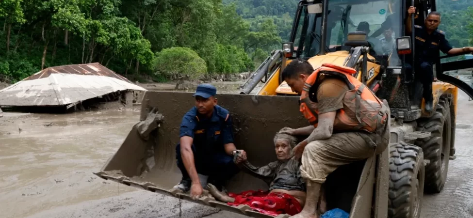 Himalayalar'da sel felaketi: 1500 kayıp aranıyor, bilanço ağır