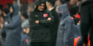 İtalya hezimeti sonrası Montella'dan istifa resti: Buradayım
