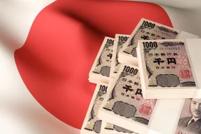 japon-yeni-7-ayin-zirvesinde-dolar-karsisinda-155-esigi-asildi