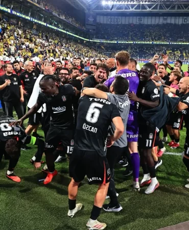 Kadıköy'de derbi zaferi: Beşiktaş geri dönüp kazandı