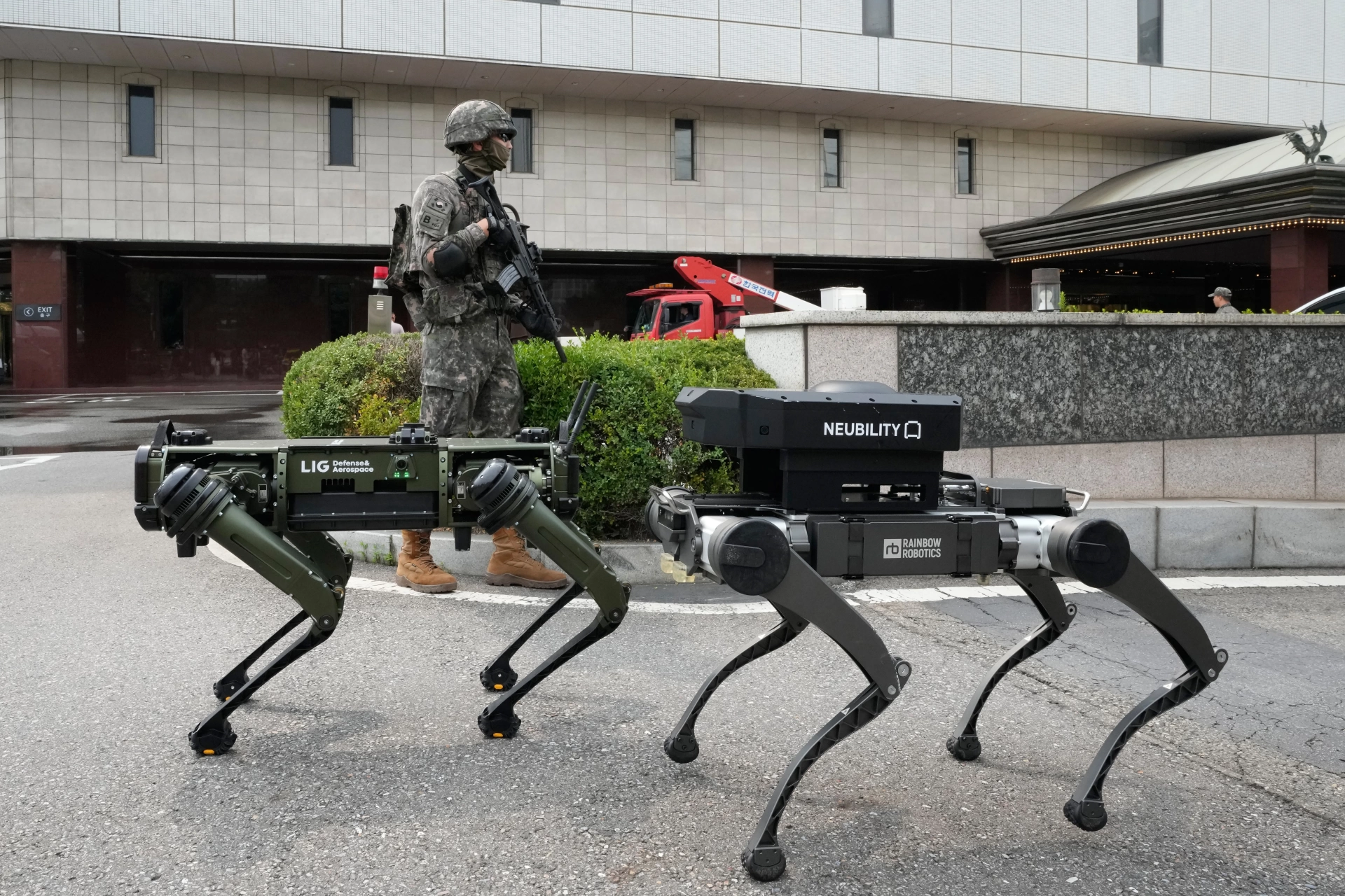 Katil robotlar için tarihi adım: 128 ülkeden ortak uzlaşı