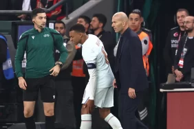 Kylian Mbappe şoku: Golünü attı, sakatlanarak çıktı!
