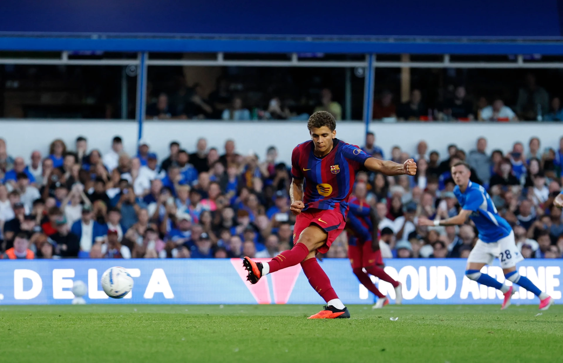 Lamine Yamal duyurdu: Barcelona'nın yeni golcüsü parlıyor