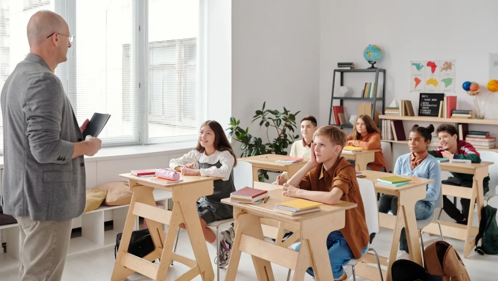 Ön sırada oturmak başarı getirir mi: Bilim ne söylüyor?