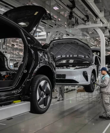 Otomotivde haftanın özeti: Lüks ve ikonik modeller elektrikle dönüştü