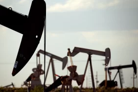 Petrol fiyatlarında sert tırmanış: Piyasalar alarm veriyor