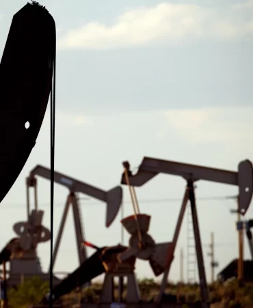 Petrol fiyatlarında sert tırmanış: Piyasalar alarm veriyor