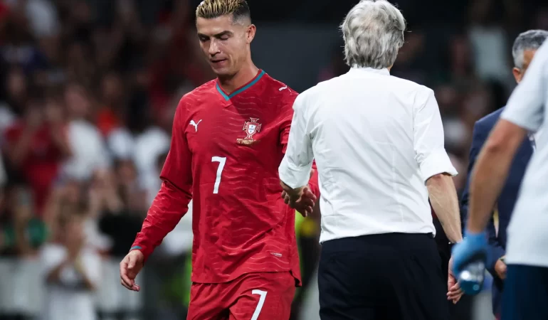 Portekiz'de Ronaldo krizi: Taraftarlar ilk 11'de istemiyor mu?