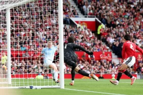 Premier Lig'de VAR depremi: Manchester derbisi sonrası ceza