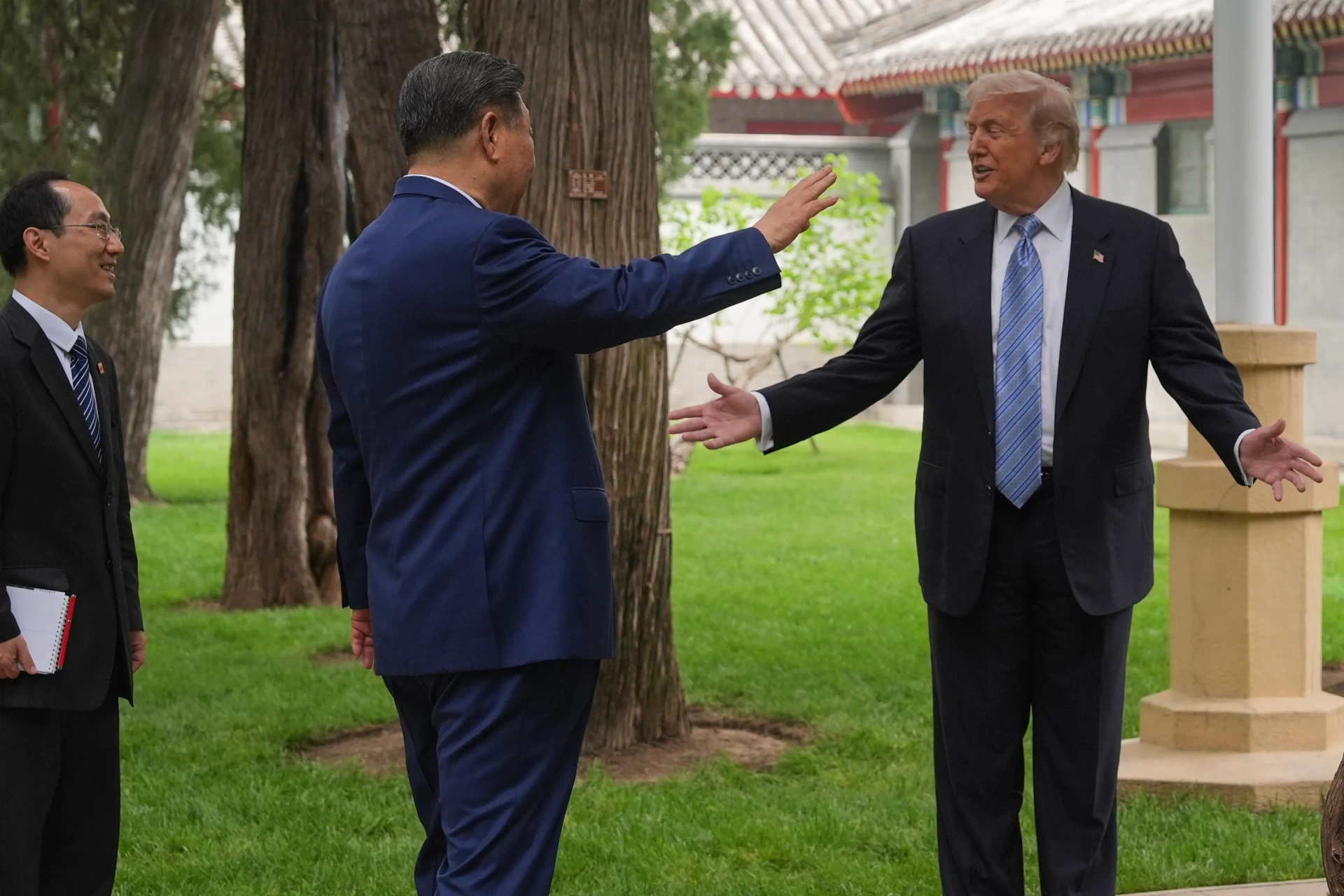 Trump ve Şi zirvesi: Masada tebessüm dipte kıyasıya rekabet