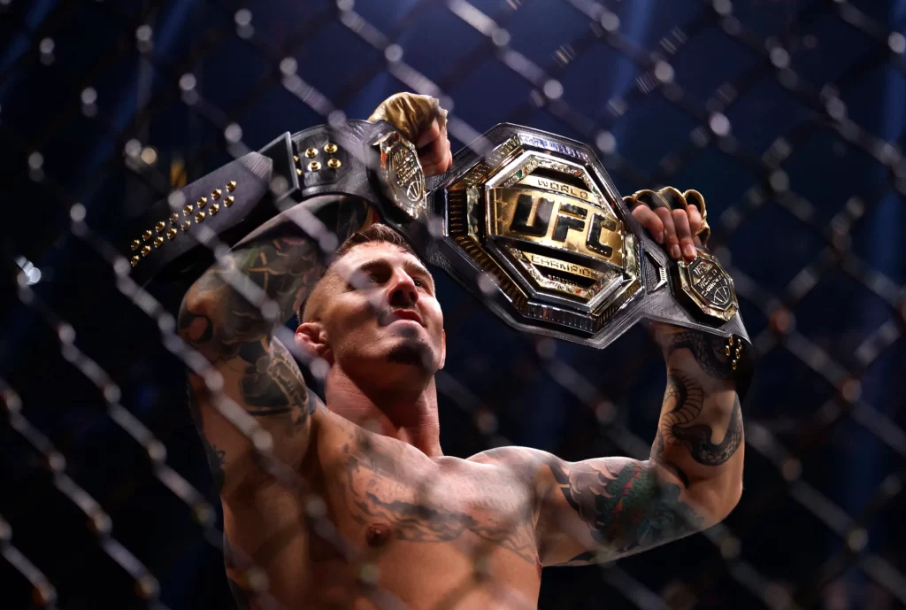 UFC'de deprem etkisi: Şampiyon kemerini resmen bıraktı