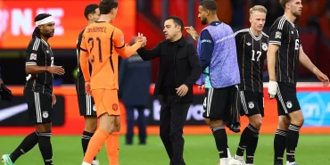 Xavi'den van Bommel'e övgü yağmuru: İlk maçında fark yarattı