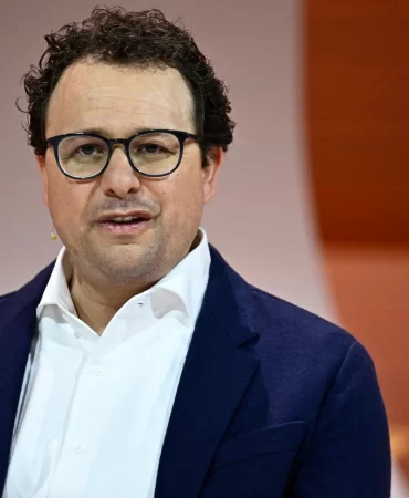 Yapay zekada fren çağrısı küresel piyasaları sarstı