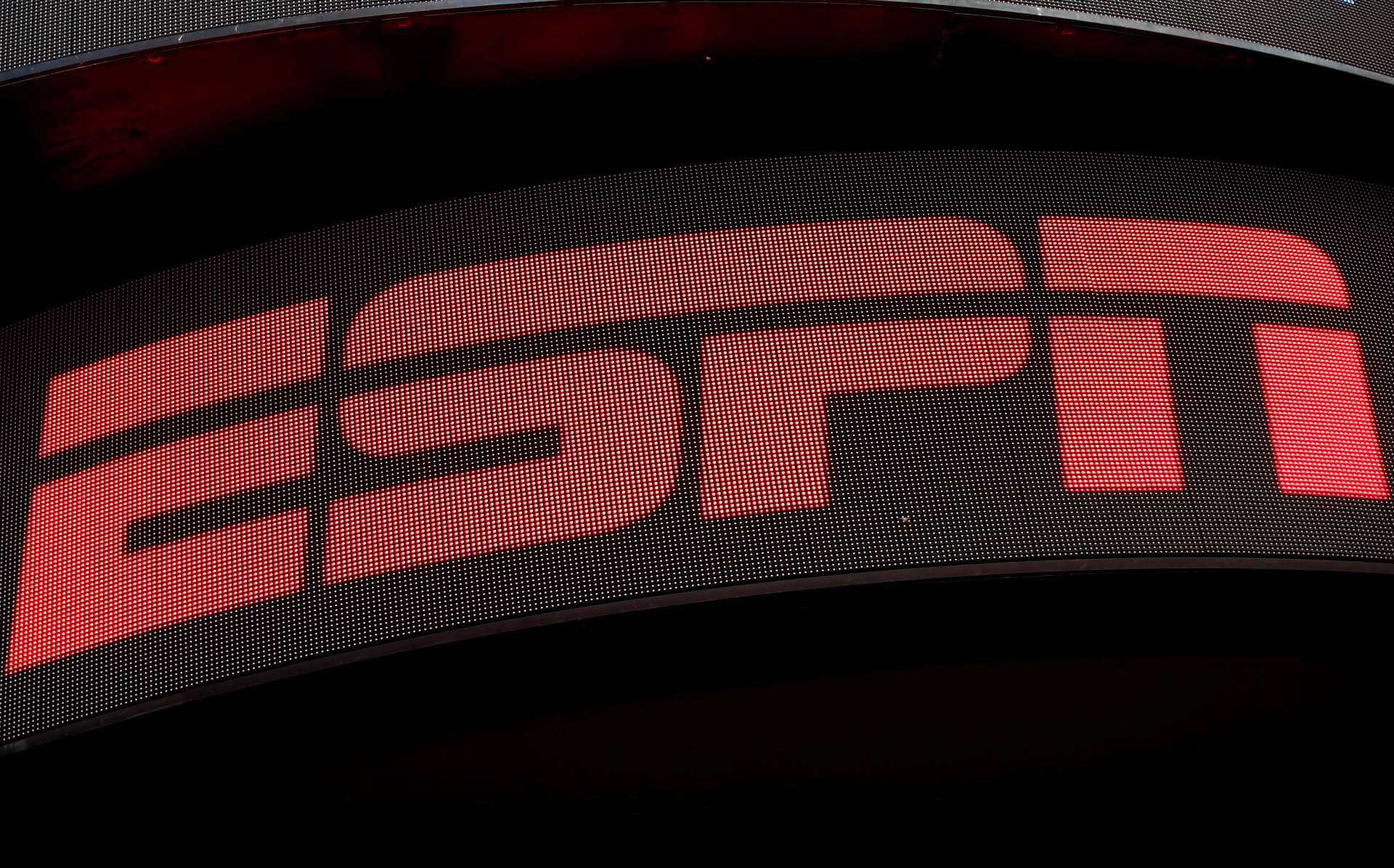 "Ailemi mahvetti, elim kana bulanmasın": Ünlü yapımcıdan ESPN'e bahis istifası!