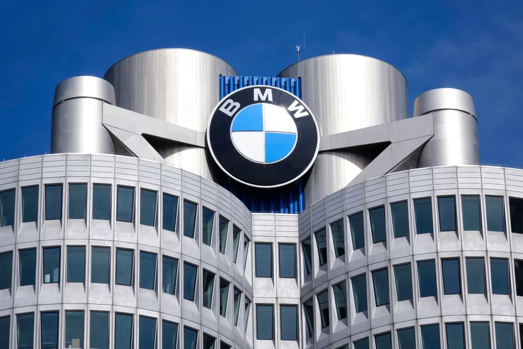 BMW'de yapay zeka depremi: Üst yönetimin yüzde 20'si tasfiye ediliyor!