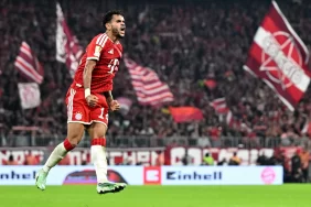Bundesliga'da gol yağmuru: Bayern Münih zirveyi fırtınayla aldı