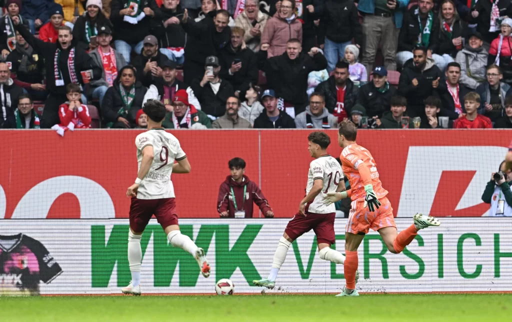 Bundesliga'da tarihi rekor: Neuer'in hatası en hızlı golü getirdi