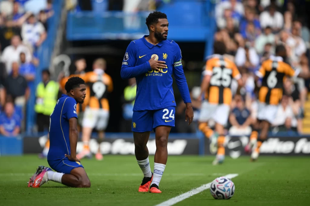 "Cam adam" yine sahnede: Reece James dizinden ameliyat oldu