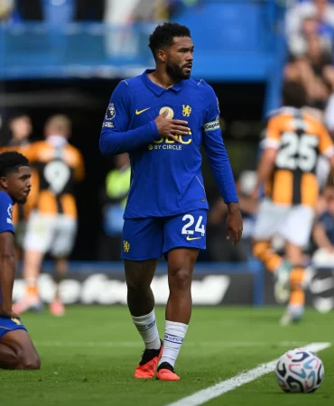 "Cam adam" yine sahnede: Reece James dizinden ameliyat oldu