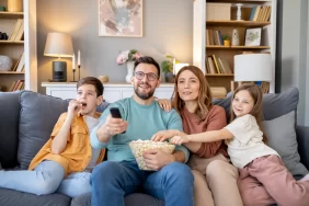 Çok izleyip çabuk unutuyoruz: Dizi ve filmler neden aklımızda kalmıyor?