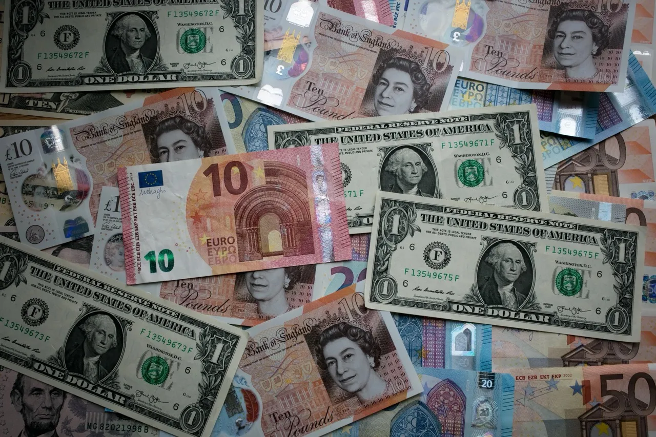 dolar-faiz-ve-jeopolitik-gerilimle-toparlandi-kripto-dustu