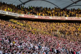 Dortmund'dan çılgın proje: Telefonu bırakan taraftara ödül