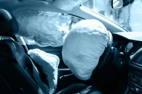 Emniyet kemeri yoksa hava yastığı kurtarır mı? Yanıtı hayati!