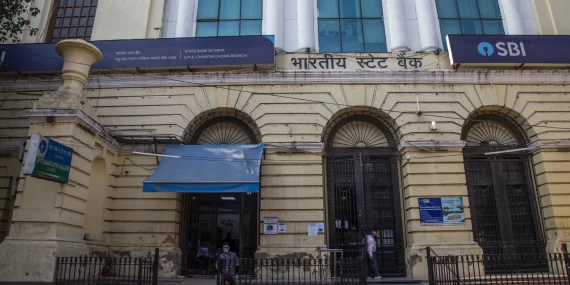 Hindistan'ın en büyük bankasında sızıntı: Müşteri verileri çalındı